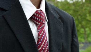 Как правильно подобрать галстук к костюму и рубашке?
